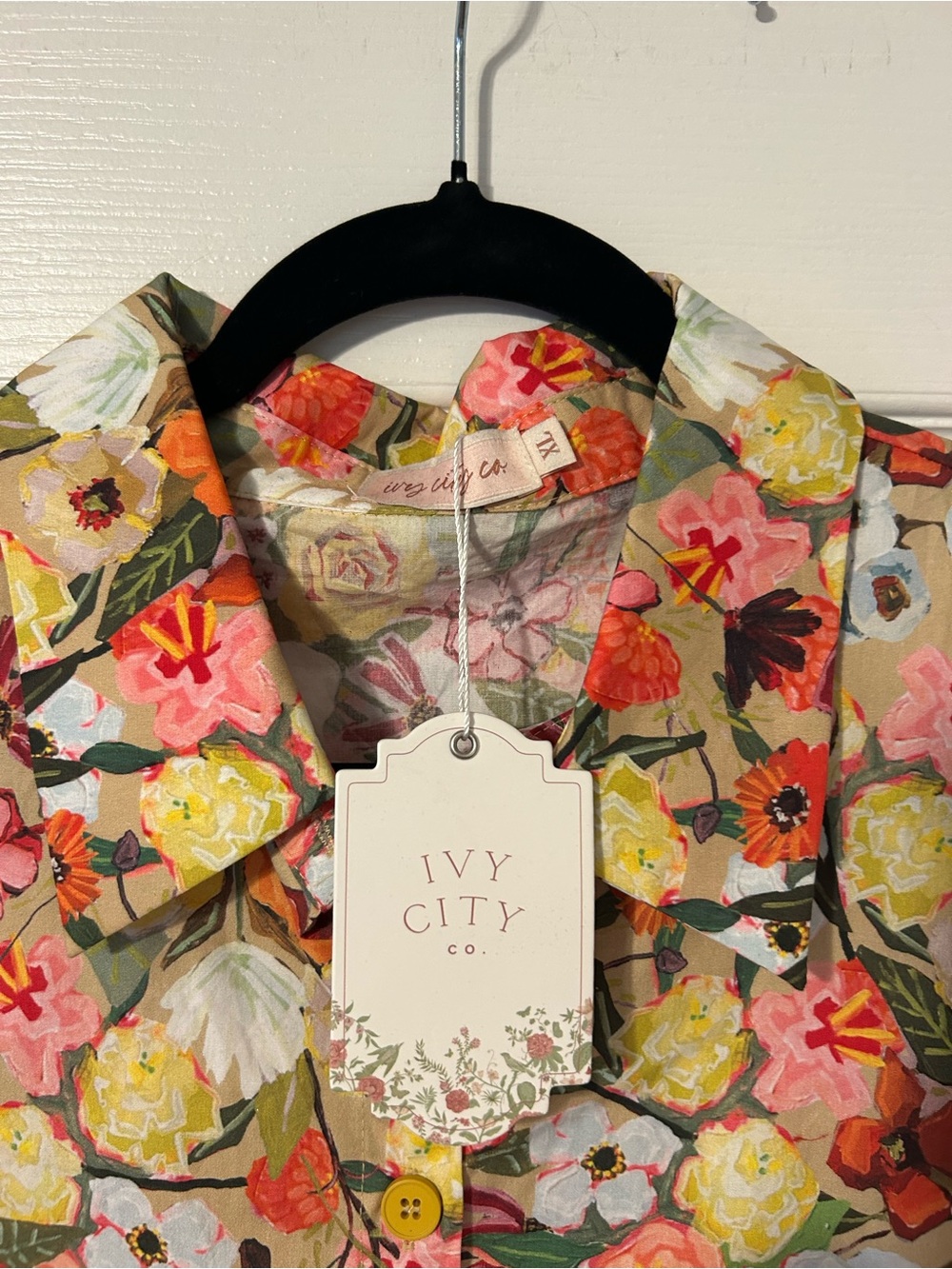 Ivy City Co Floral Button-Up Blouse in Tan, Pink, Orange & Yellow - Picture 2 of 4
